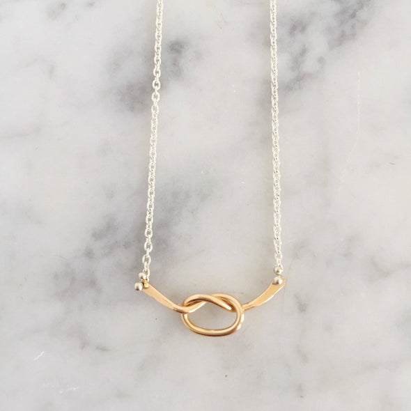 Loveknot Necklace: All silver
